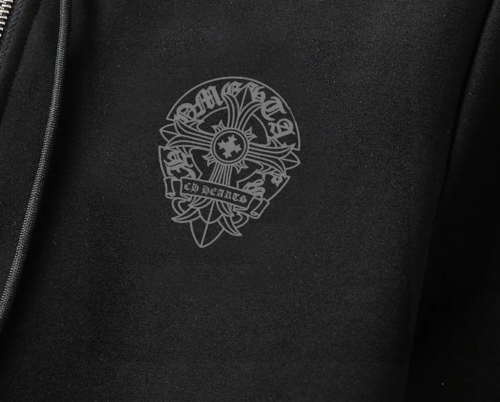🅿️460 brand [ChampionHearts] (thick velvet) 2025 autumn and winter new product, celebrities’ favorite fashionable casual suit, clean and neat tailoring, full of urban style. Made of high-quality customized fabrics, the inner warmth is excellent, the hand feels soft and waxy, and the upper body effect is crisp and stylish. The three-dimensional cutting process and the pattern are all of high standards, and the silhouette version has the right benefits! It is not tight at all, and you feel good when you put it on. So many top-quality raw materials create high-end products with unparalleled value. It is the first choice for high-end fashion people. (Size: M-4XL can wear up to 200 pounds)